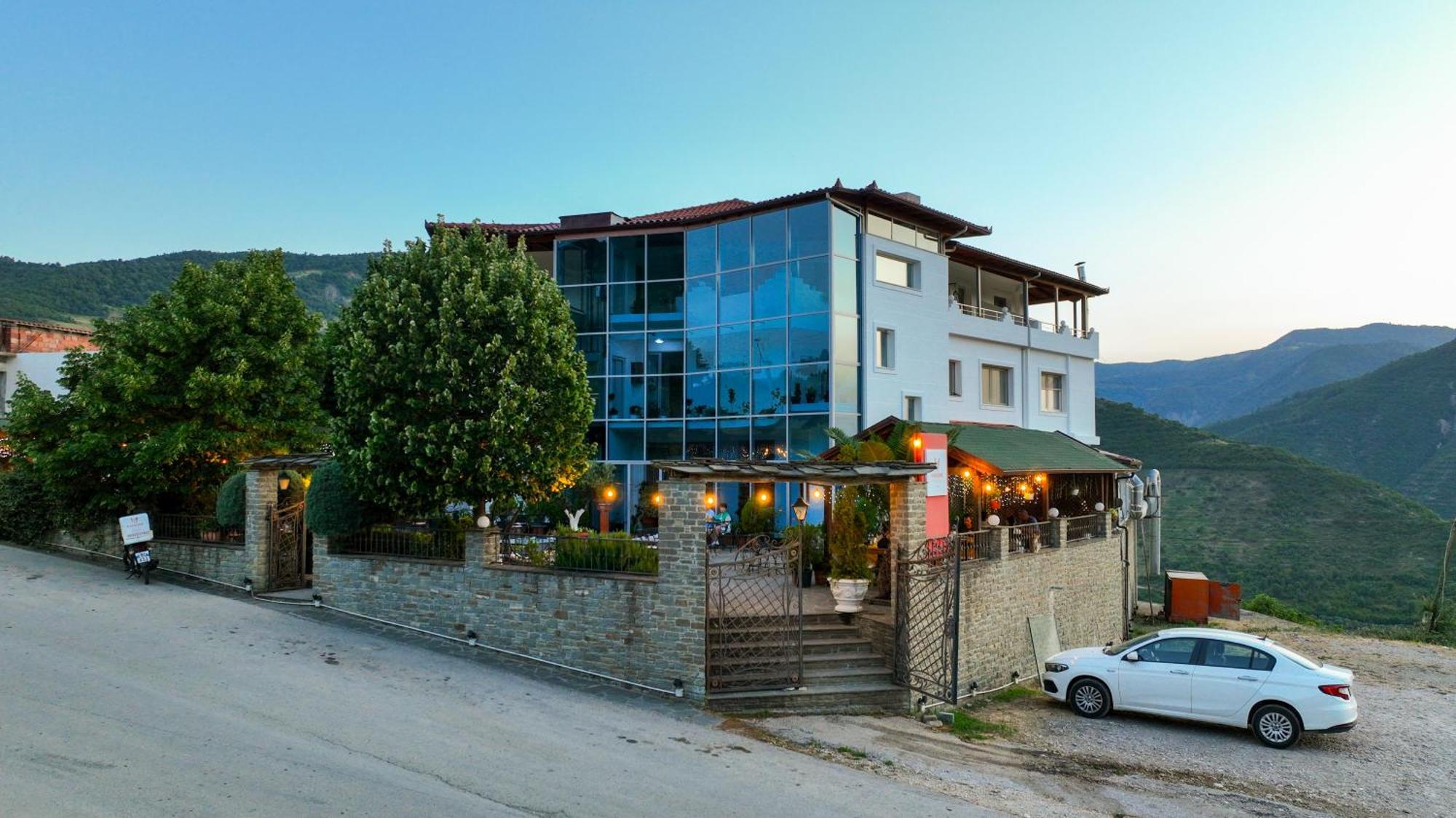 Hotel Kanione Cerenisht ภายนอก รูปภาพ