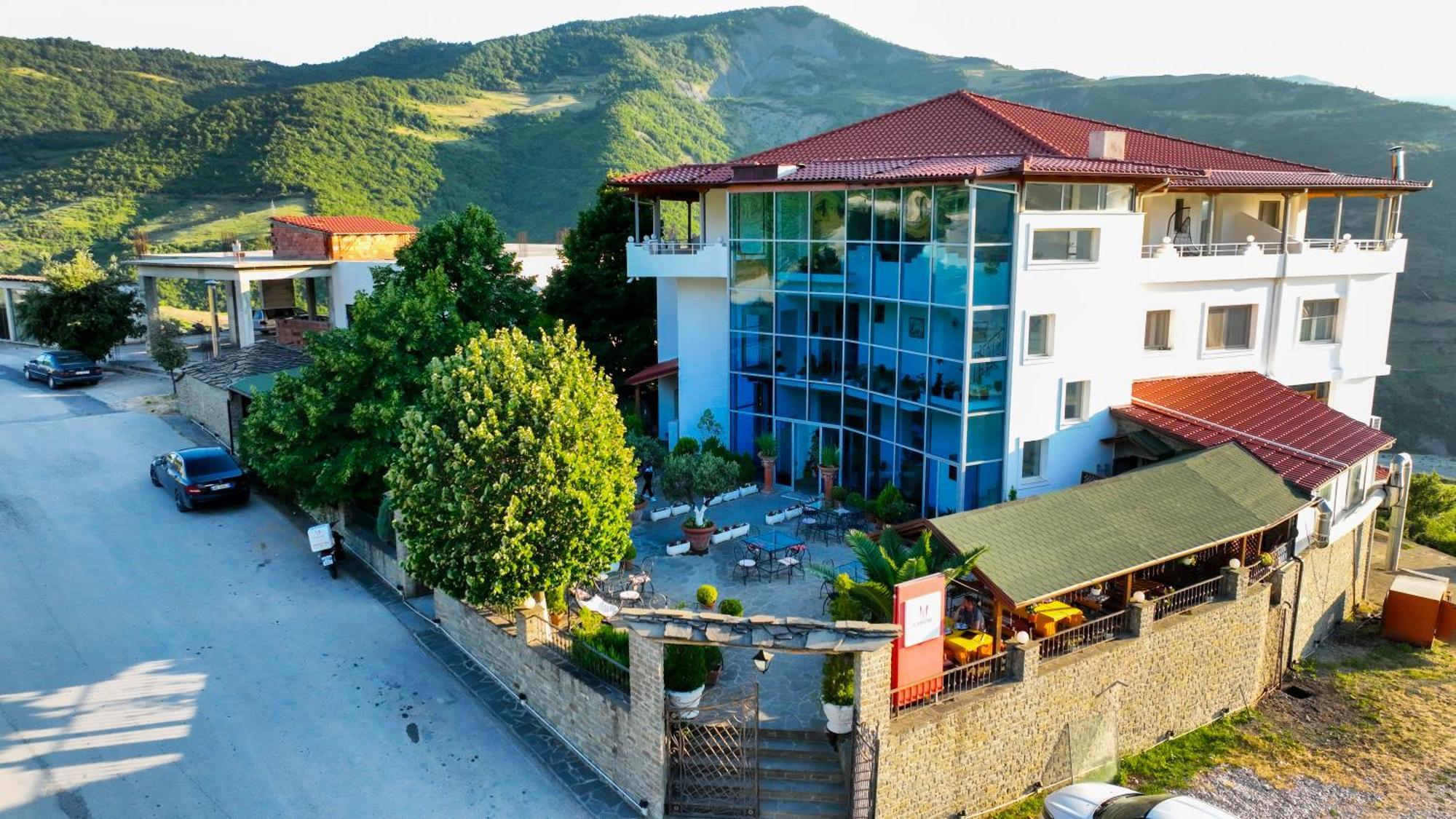 Hotel Kanione Cerenisht ภายนอก รูปภาพ