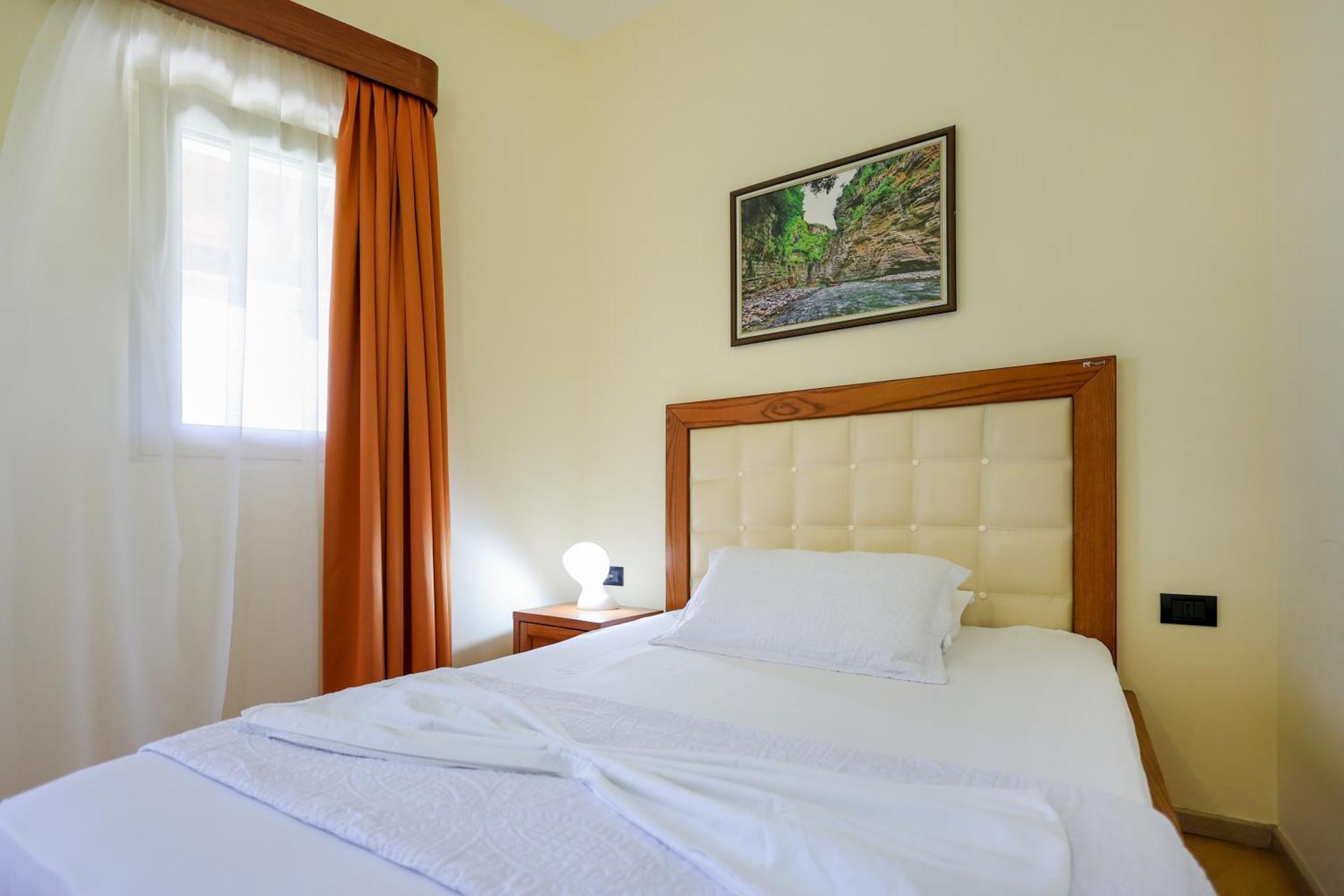 Hotel Kanione Cerenisht ภายนอก รูปภาพ