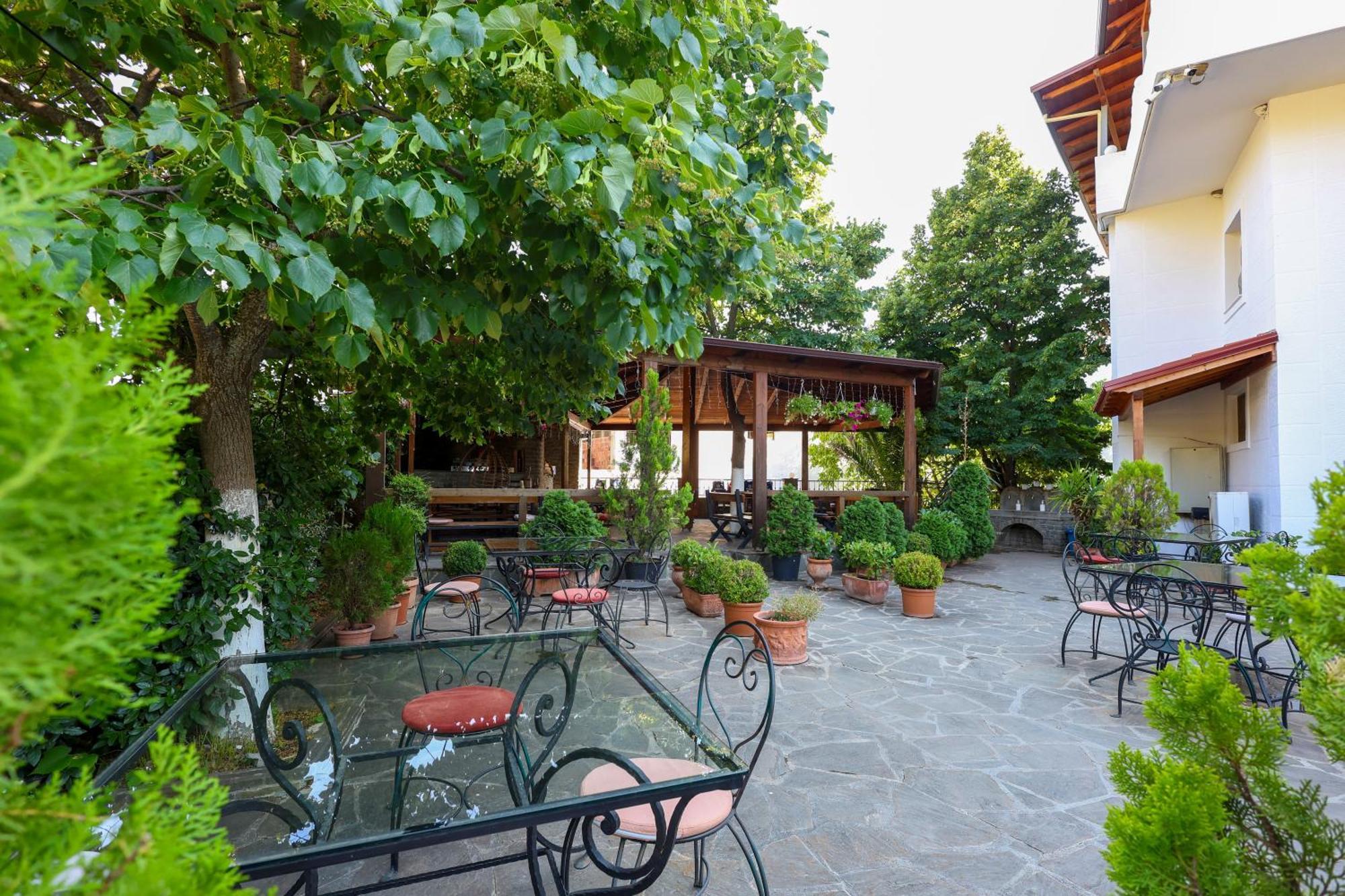 Hotel Kanione Cerenisht ภายนอก รูปภาพ