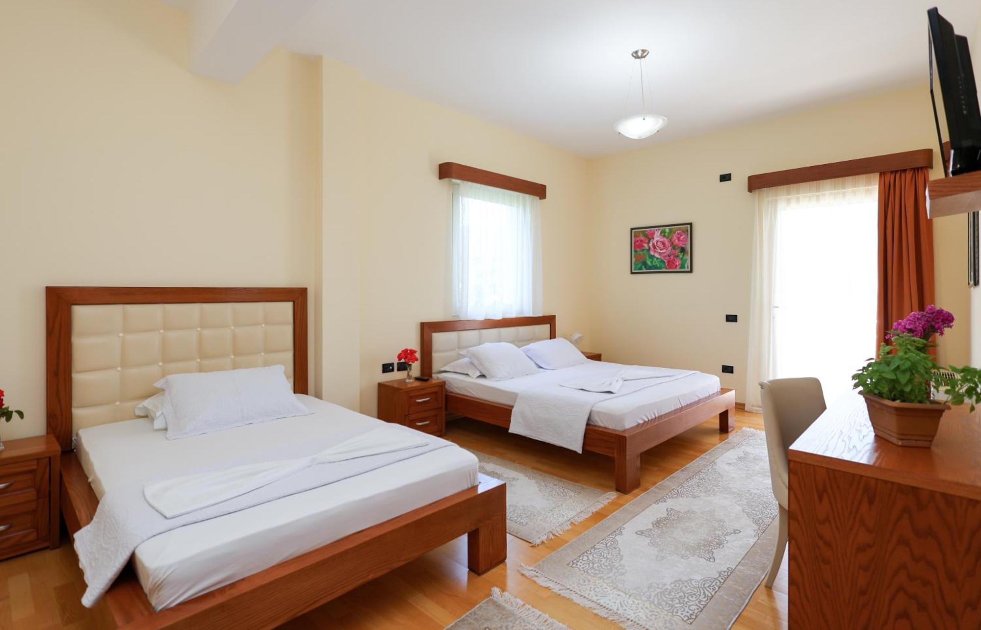 Hotel Kanione Cerenisht ภายนอก รูปภาพ