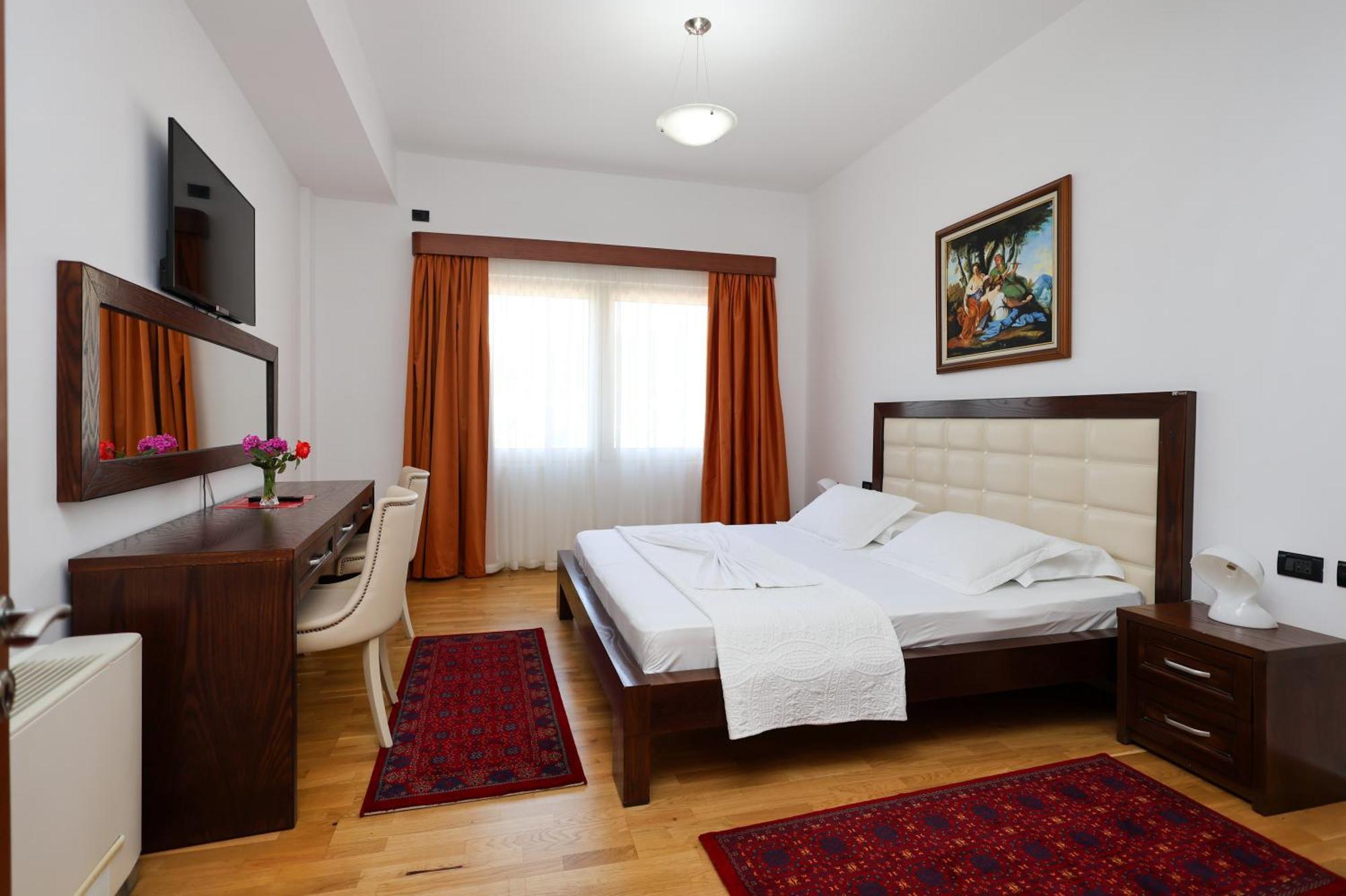 Hotel Kanione Cerenisht ภายนอก รูปภาพ
