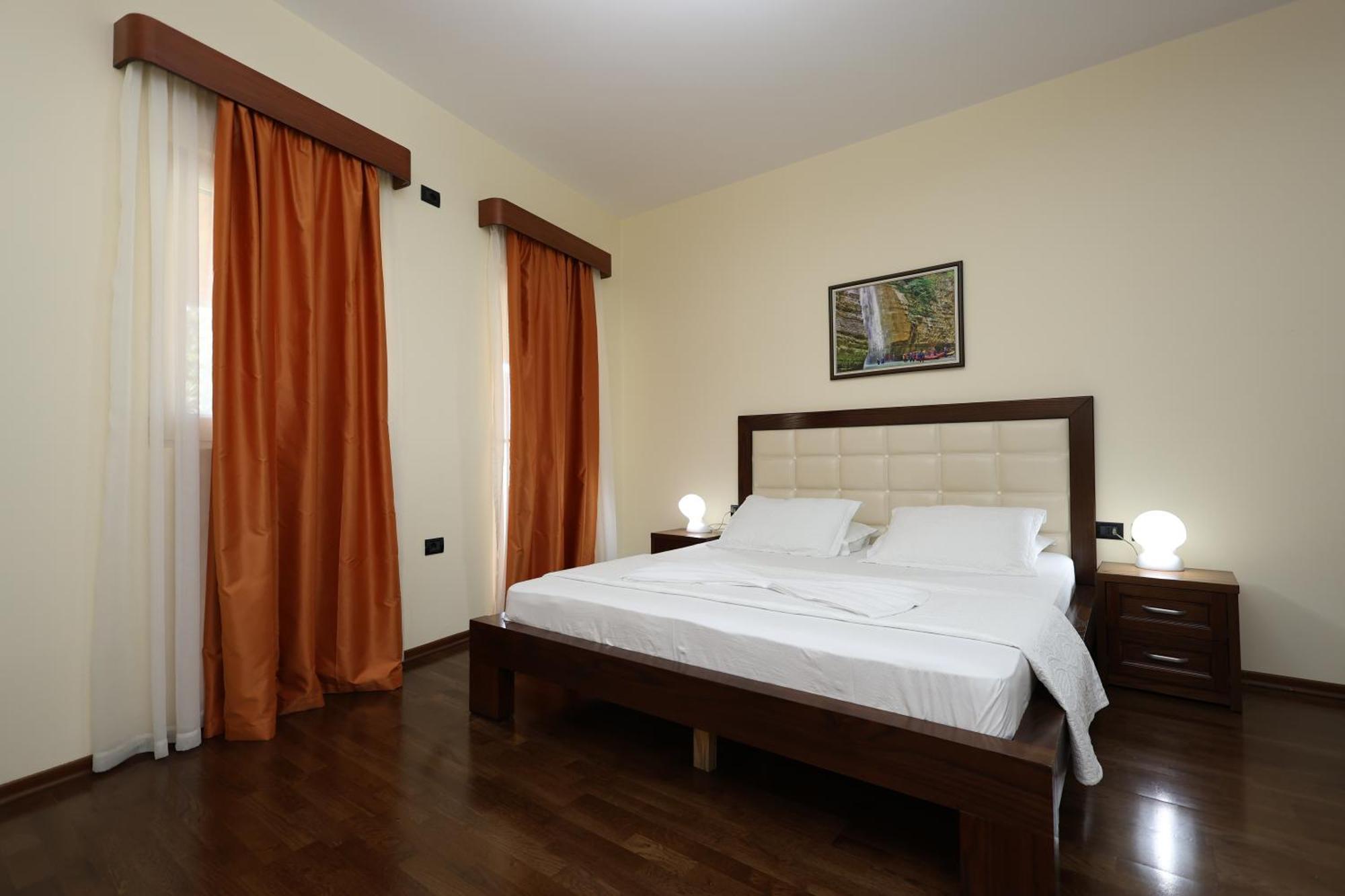 Hotel Kanione Cerenisht ภายนอก รูปภาพ